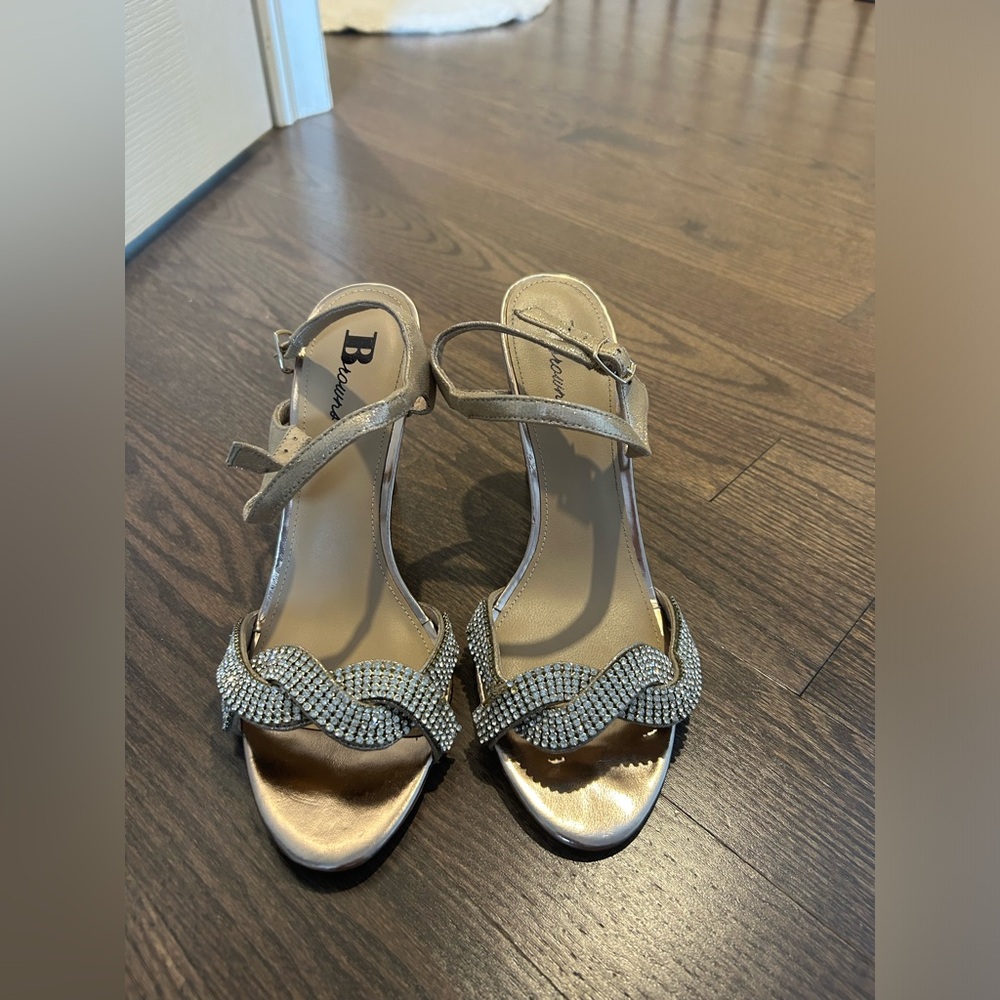 BAMBOO Cream and Silver Heels with Metallic Finish
